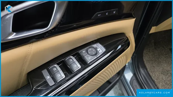 KIA CARNIVAL DIESEL 9-SEATER SIGNATURE