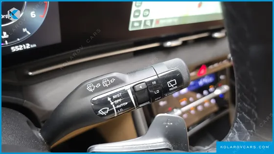 KIA CARNIVAL DIESEL 9-SEATER SIGNATURE