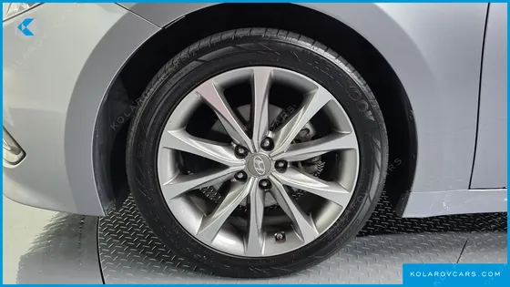 HYUNDAI GRANDEUR HG240 MODERN