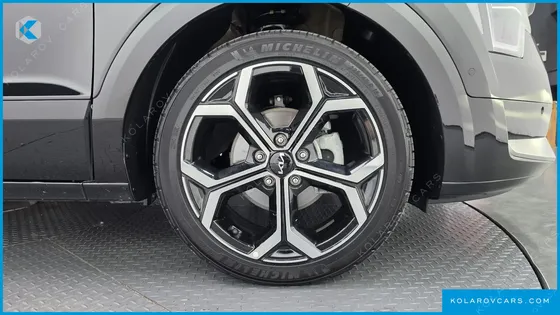 KIA NIRO SIGNATURE