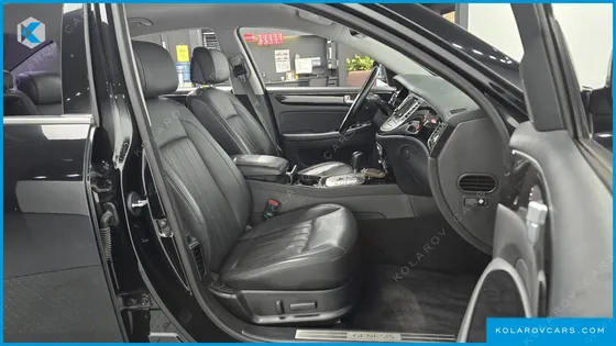 HYUNDAI GENESIS BH330 MODERN
