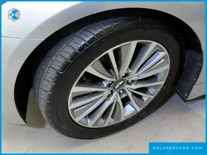 HYUNDAI GENESIS BH330 PREMIUM