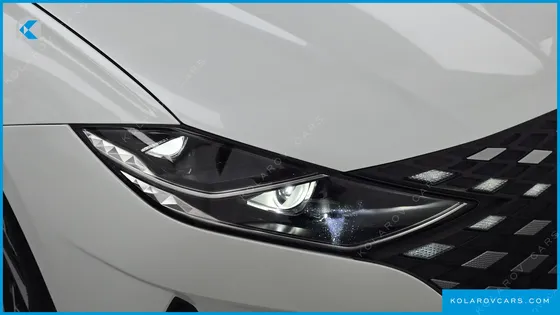HYUNDAI GRANDEUR LE BLANC
