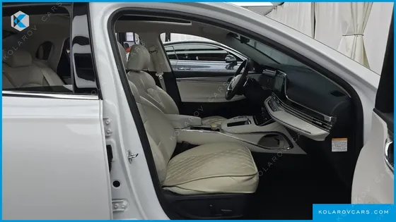 HYUNDAI GRANDEUR LE BLANC