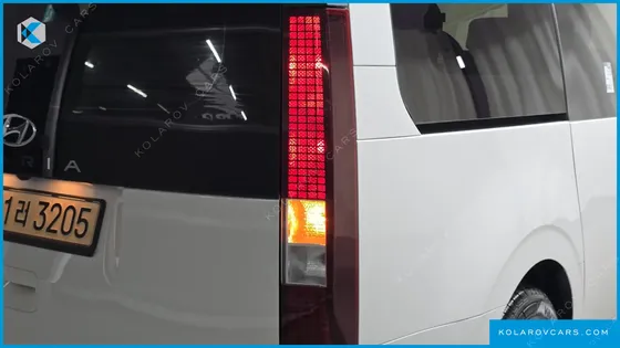 HYUNDAI STARIA TOURER 11-SEATER