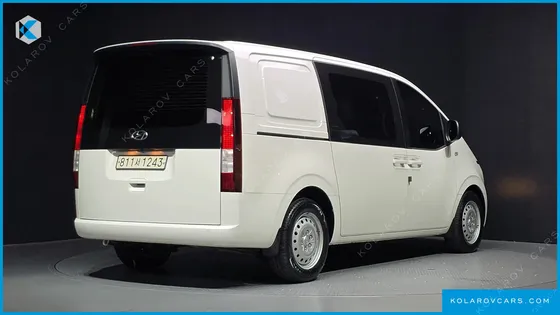 HYUNDAI STARIA CARGO 5-SEATER