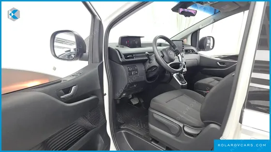 HYUNDAI STARIA CARGO 5-SEATER