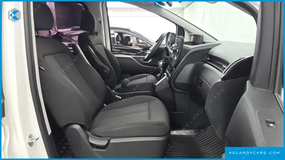 HYUNDAI STARIA CARGO 5-SEATER