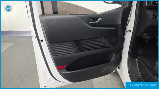 HYUNDAI STARIA CARGO 5-SEATER