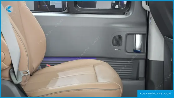 HYUNDAI STARIA L3.5 LOUNGE 9-SEATER