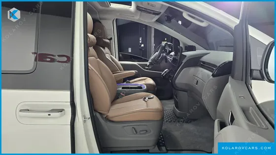 HYUNDAI STARIA L3.5 LOUNGE 9-SEATER