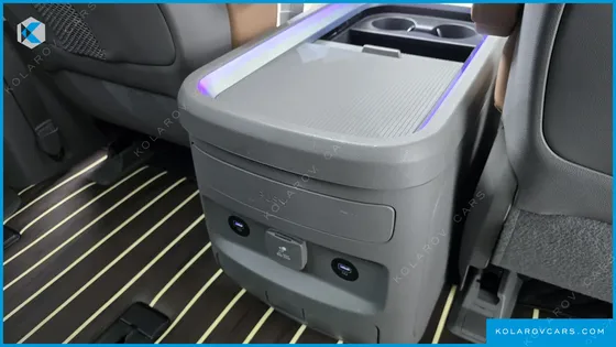 HYUNDAI STARIA L3.5 LOUNGE 9-SEATER