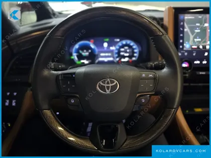 TOYOTA ALPHARD 2.5 HEV EXECUTIVE AWD