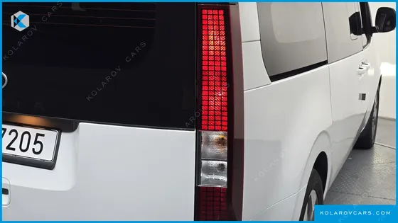 HYUNDAI STARIA HEV 1.6 TOURER 11-SEATER