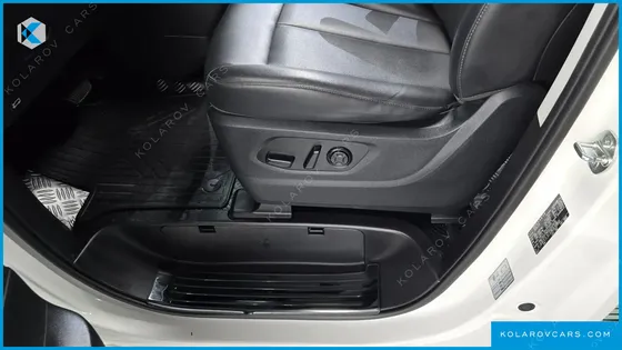 HYUNDAI STARIA HEV 1.6 TOURER 11-SEATER