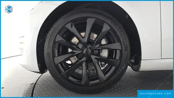 TESLA MODEL 3 RWD
