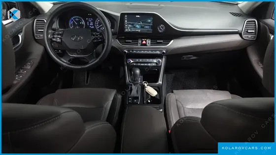 HYUNDAI GRANDEUR PREMIUM