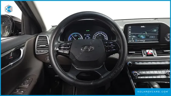 HYUNDAI GRANDEUR PREMIUM