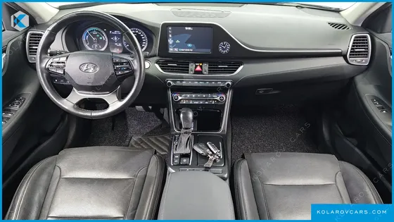 HYUNDAI GRANDEUR PREMIUM