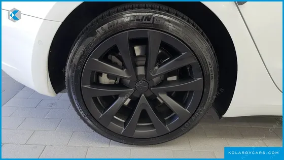 TESLA MODEL 3 LONG RANGE AWD