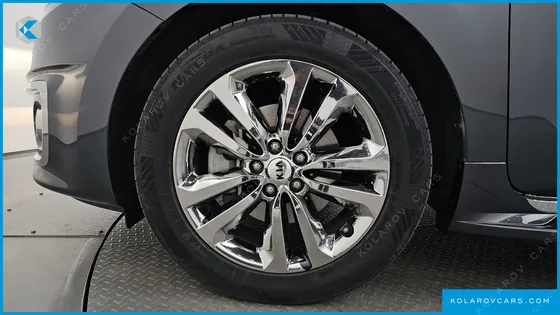 KIA CARNIVAL 9-SEATER PRESTIGE