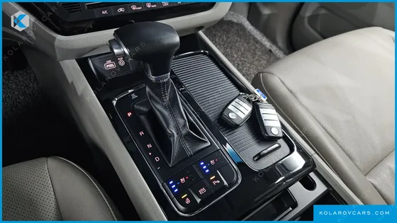 KIA CARNIVAL 9-SEATER PRESTIGE
