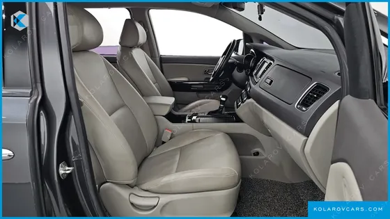 KIA CARNIVAL 9-SEATER PRESTIGE