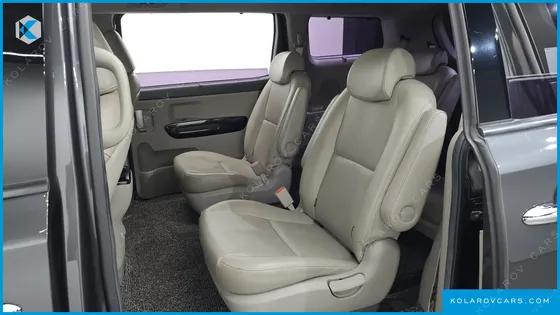 KIA CARNIVAL 9-SEATER PRESTIGE