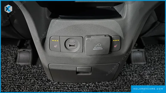 KIA CARNIVAL 9-SEATER PRESTIGE