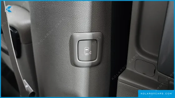 KIA CARNIVAL 9-SEATER PRESTIGE