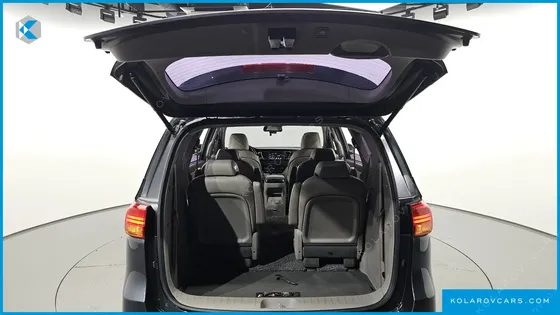 KIA CARNIVAL 9-SEATER PRESTIGE