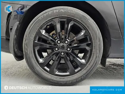 KIA CARNIVAL 9-SEATER PRESTIGE