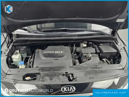 KIA CARNIVAL 9-SEATER PRESTIGE