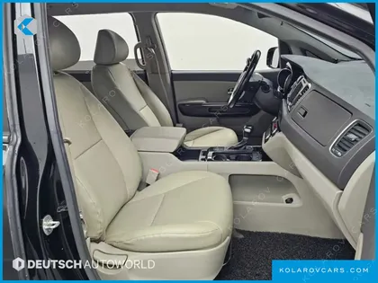 KIA CARNIVAL 9-SEATER PRESTIGE