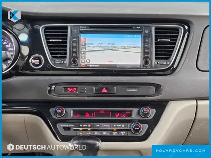 KIA CARNIVAL 9-SEATER PRESTIGE