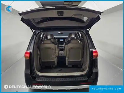 KIA CARNIVAL 9-SEATER PRESTIGE