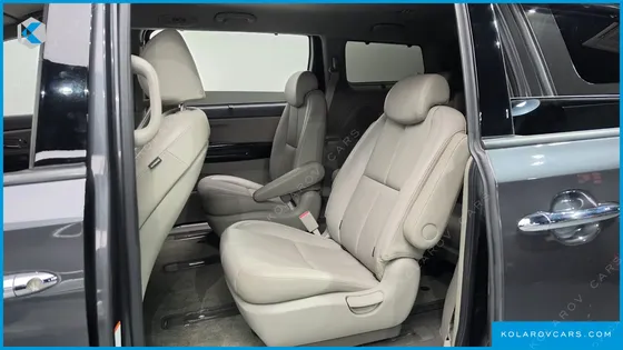 KIA CARNIVAL 9-SEATER NOBLESSE SPECIAL