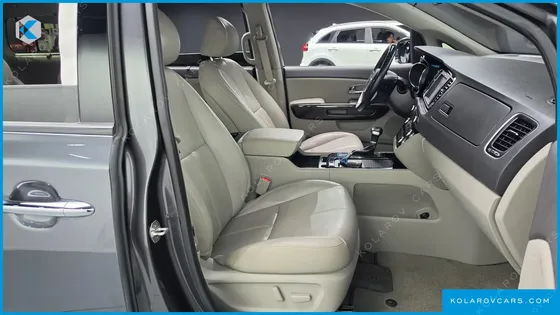 KIA CARNIVAL 9-SEATER NOBLESSE SPECIAL