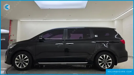 KIA CARNIVAL 9-SEATER LUXURY