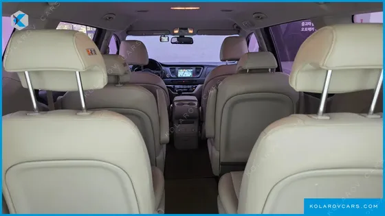KIA CARNIVAL 9-SEATER LUXURY