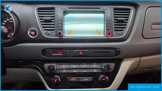 KIA CARNIVAL 9-SEATER LUXURY