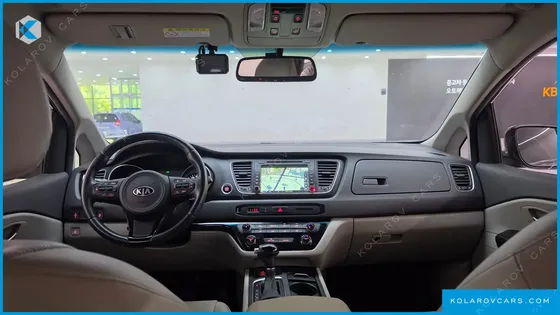 KIA CARNIVAL 9-SEATER LUXURY