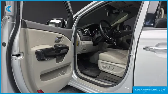 KIA CARNIVAL 9-SEATER PRESTIGE