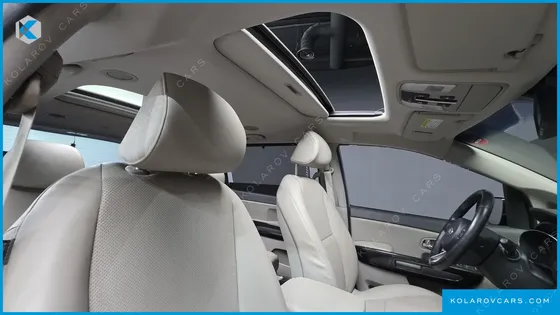 KIA CARNIVAL 9-SEATER PRESTIGE