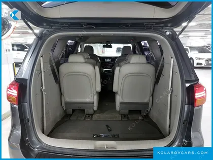 KIA CARNIVAL 9-SEATER PRESTIGE