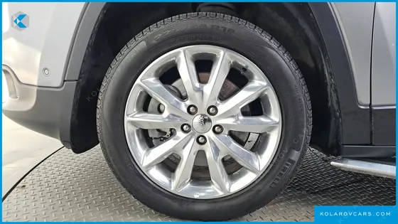 JEEP CHEROKEE 2.4 LONGITUDE HIGH AWD