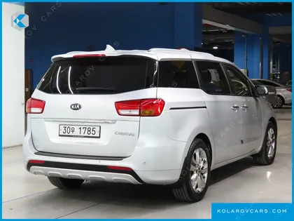 KIA CARNIVAL 9-SEATER PRESTIGE