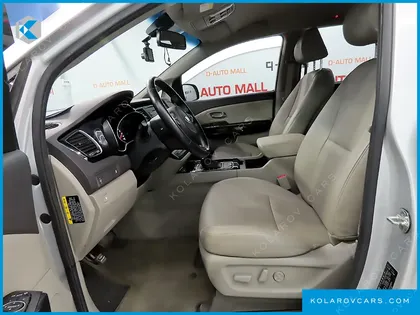 KIA CARNIVAL 9-SEATER PRESTIGE