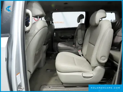 KIA CARNIVAL 9-SEATER PRESTIGE