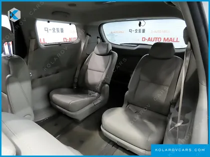 KIA CARNIVAL 9-SEATER PRESTIGE